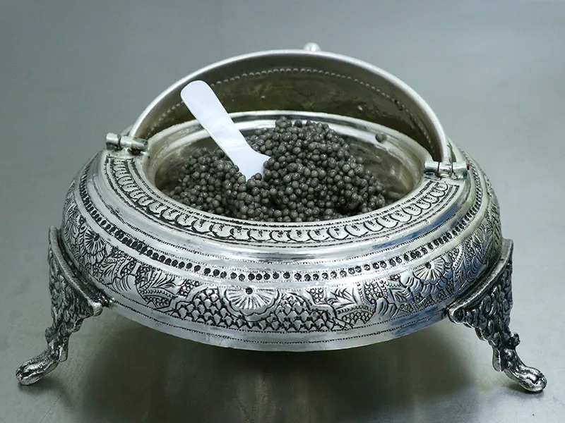 imgi_151_caviar_de_beluga_Dubai_caspian_sea_beluga_caviar_gallery_image14